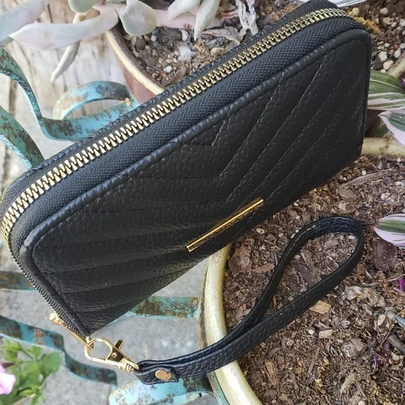 RAMPAGE WRISTLET Chevron design NWOT UNISEX - Picture 4 of 10